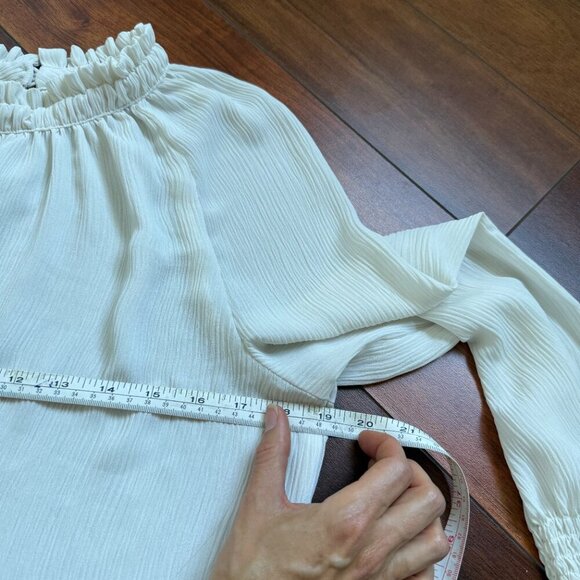 LOFT mock neck long sleeve flowy cream blouse size small - Picture 4 of 6